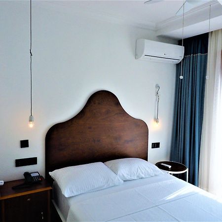 Amphora Hotel Foca Kültér fotó