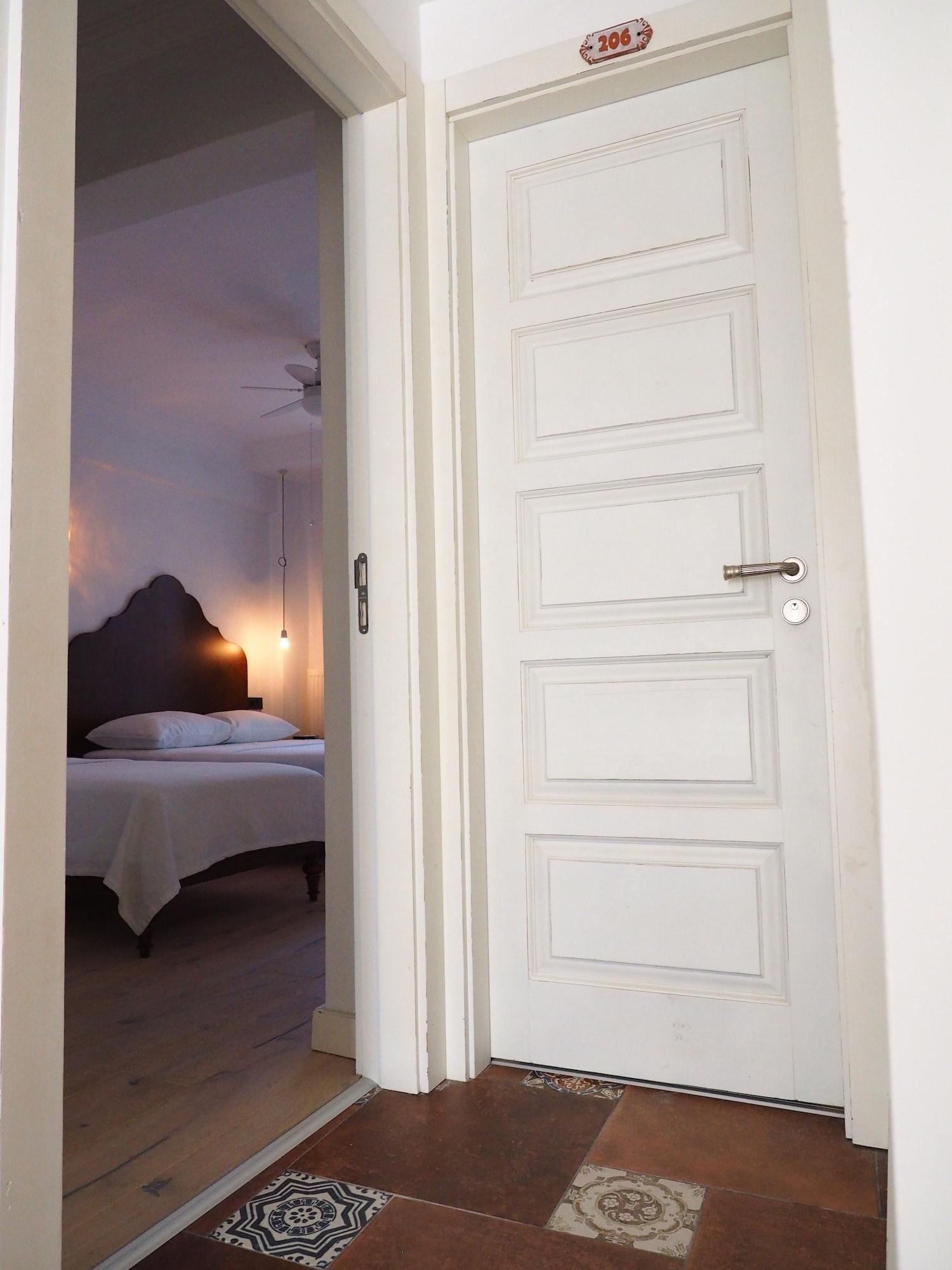 Amphora Hotel Foca Kültér fotó