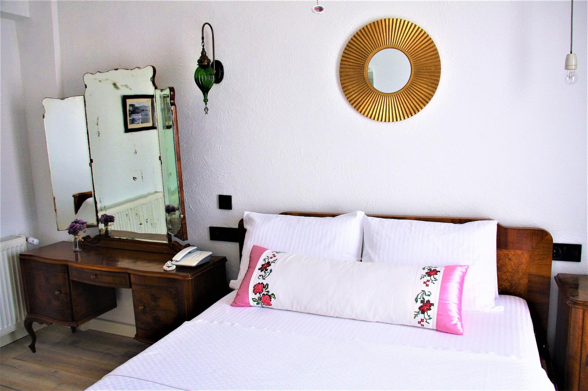 Amphora Hotel Foca Kültér fotó