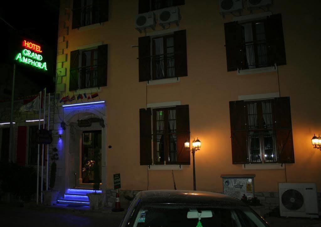 Amphora Hotel Foca Kültér fotó